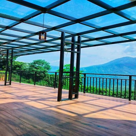 Karimb Resorts Vallikavungal Eksteriør bilde
